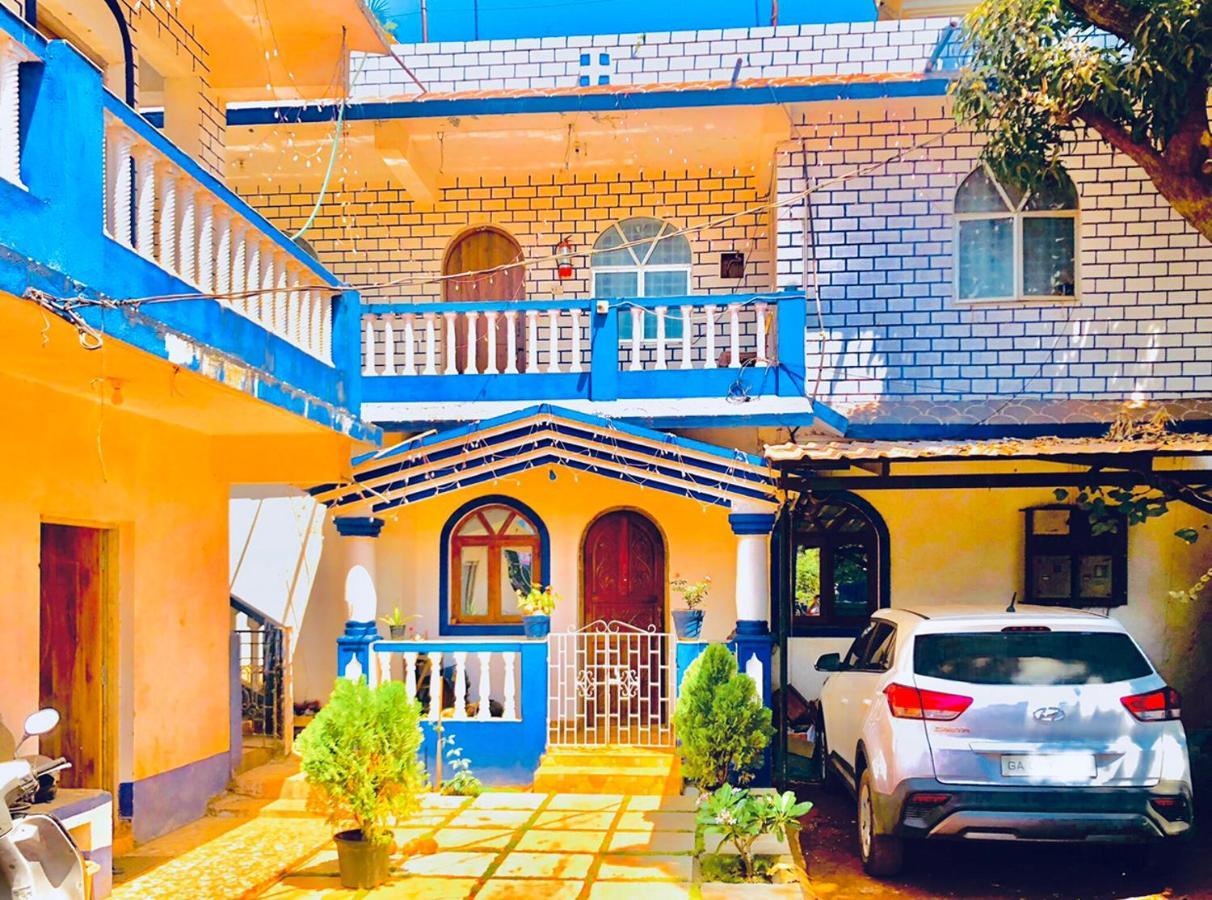 Blue Waves Guest House Calangute Bagian luar foto