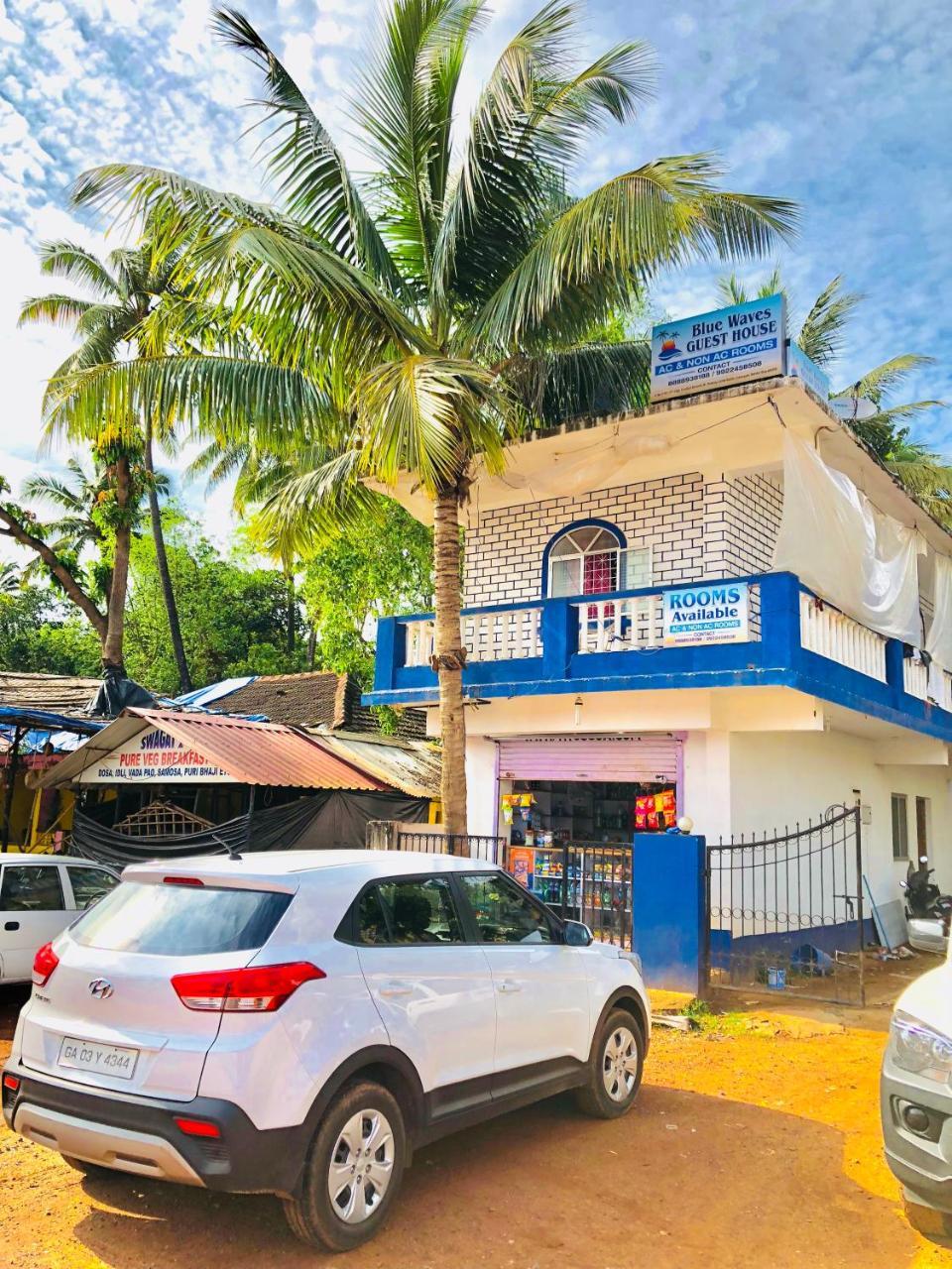 Blue Waves Guest House Calangute Bagian luar foto