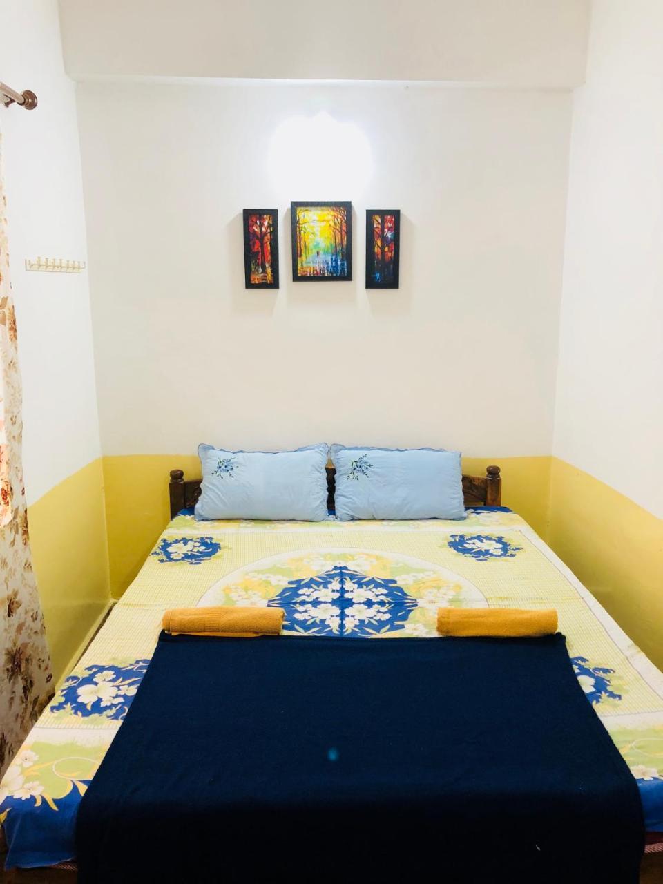 Blue Waves Guest House Calangute Bagian luar foto